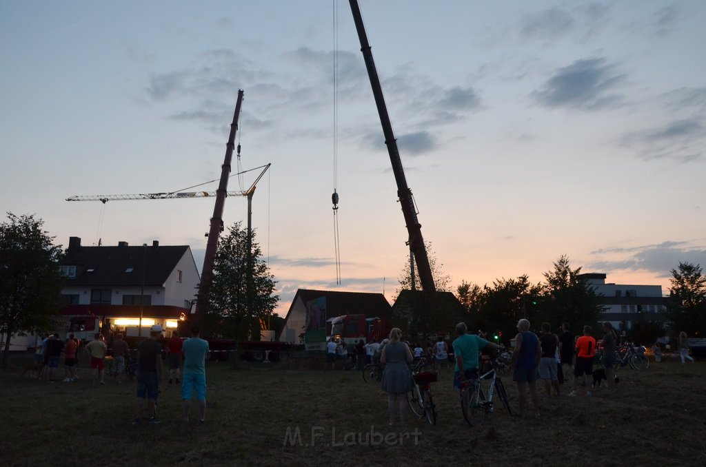 Kran drohte umzustuerzen Koeln Porz Zuendorf Hauptstr P167.JPG - Miklos Laubert